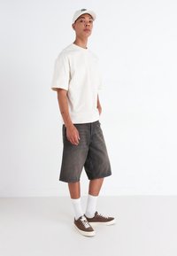 Jack & Jones JJIRON JJORIGINAL - Shorts di jeans - black denim