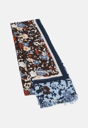 Écharpe rectangulaire pliée avec des motifs floraux bleus, bruns, blancs et orange, bordure bleu marine et bords à franges.