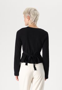 Gina Tricot TIE  - Blus - black