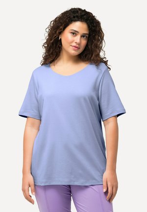 - T-shirt basic