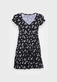 Zwarte jurk met korte mouwen, V-hals en uitlopende rok. Kenmerkt zich door een bloemenpatroon in het wit en een gelaagd ontwerp voor extra textuur.