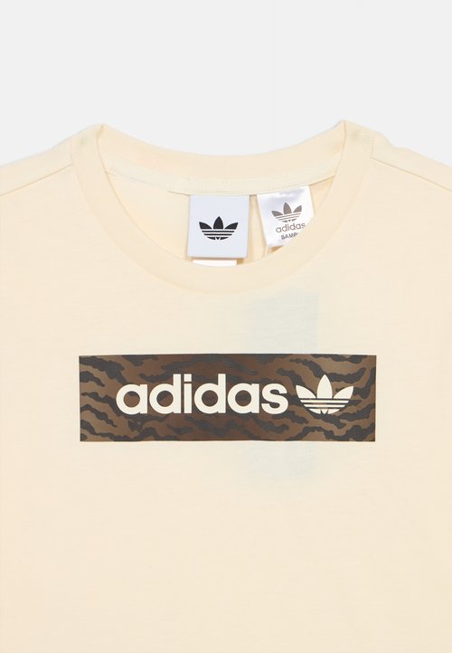 adidas KIDS SET UNISEX - Sports shorts - cream white/night brown — photo 4