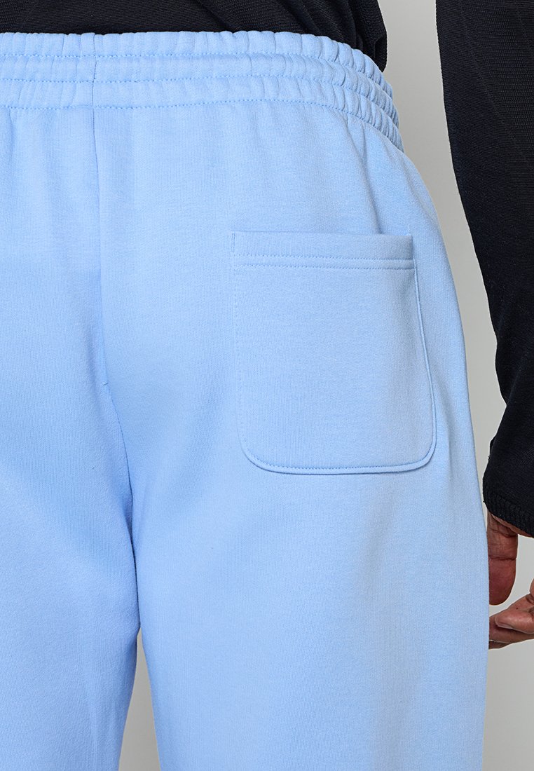 SPORT ESSENTIALS JOGGER