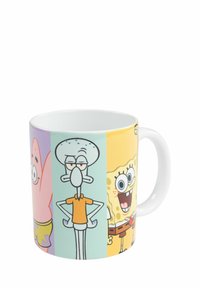 Tazza di ceramica bianca con personaggi dei cartoni animati: SpongeBob, Squidward e Patrick, con sezioni pastello e espressioni giocose.