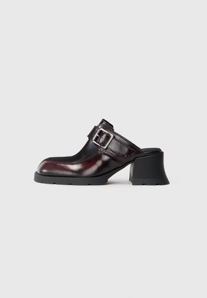 ALANYS - Mules à talons - burgundy/black