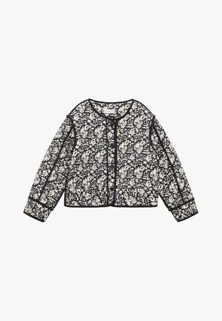 Kurtka w kwiatowy wzór w czarno-białym kolorze, wykonana z teksturowanej tkaniny, z okrągłym dekoltem i zapięciem na guziki.