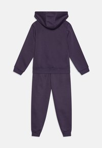 Nike Sportswear SPORTSWEAR CLUB FLEECE - Treniņtērps - dark raisin/white