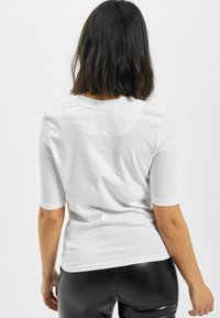 DEF RAISA - T-shirt basic - white