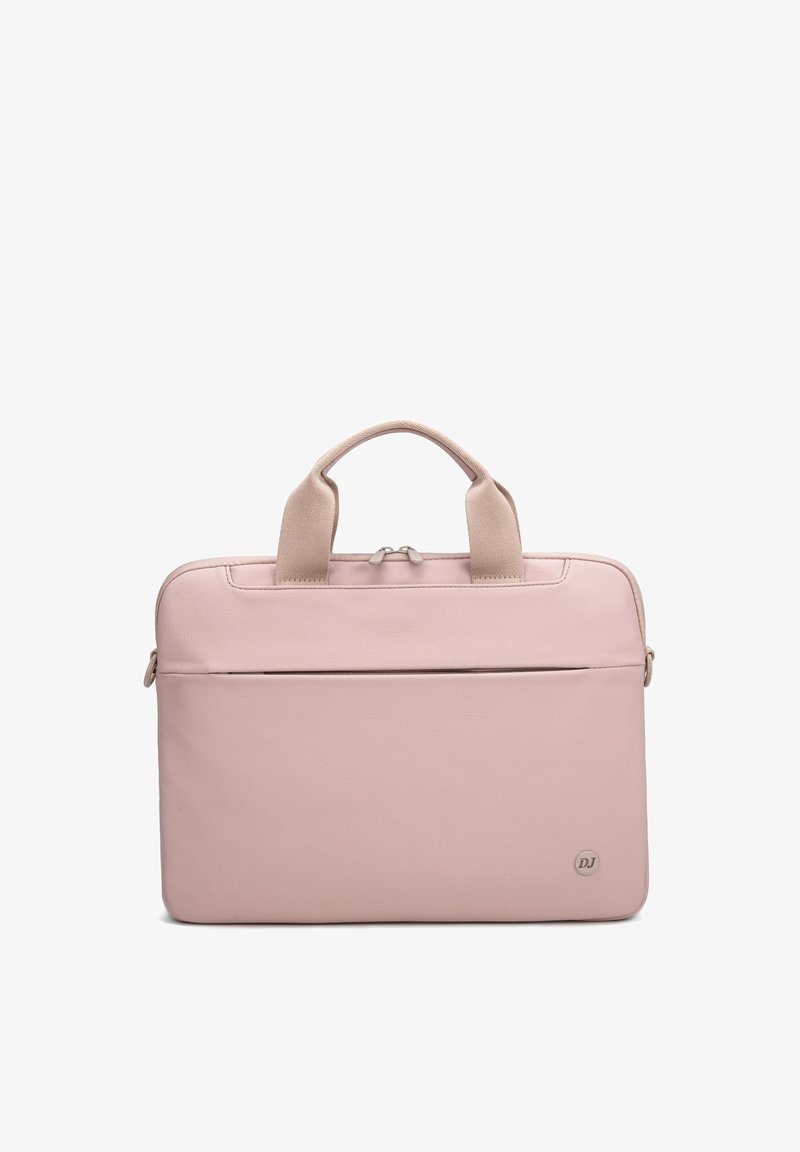 Sacoche d’ordinateur portable rose doux avec deux poignées beiges, poche avant zippée et petit logo circulaire en bas à droite, sur fond blanc.