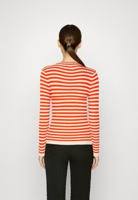 Pieces PCCRISTA O NECK  - Pulover - tangerine tango/birch