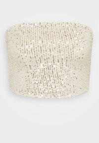 Top bez ramiączek, w kolorze kremowym, pokryty błyszczącymi złotymi cekinami ułożonymi pionowo. Gładka tekstura, dopasowany krój i okrągły dekolt.