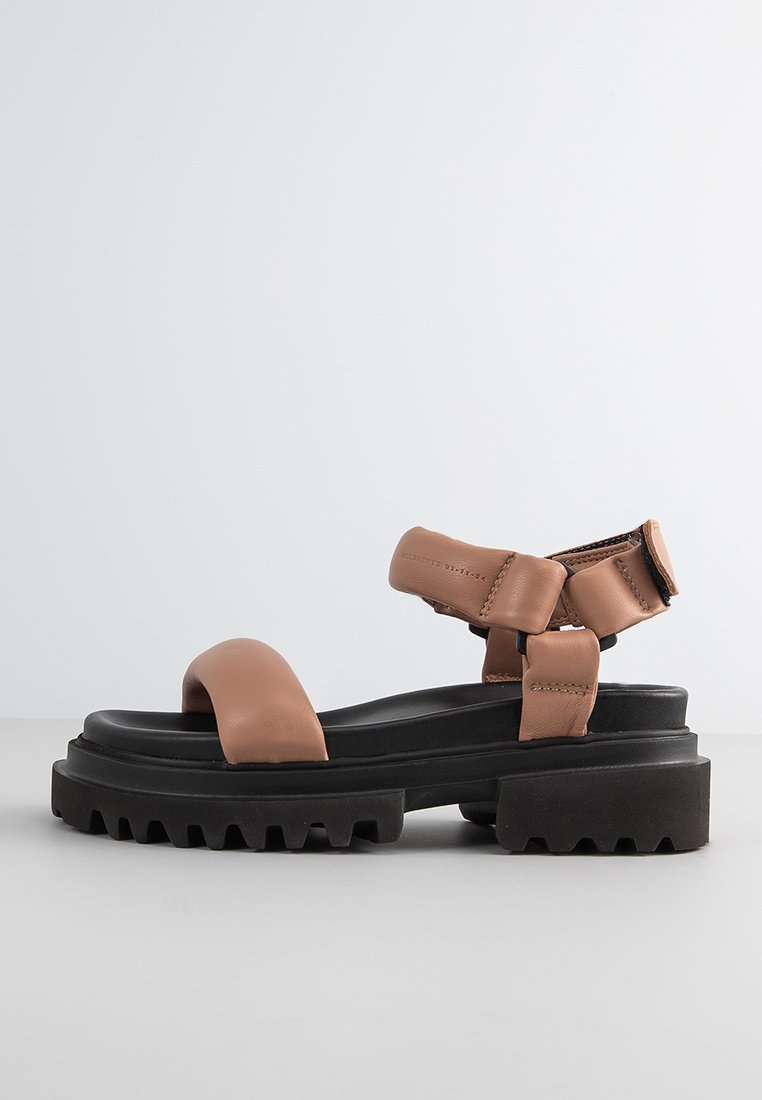 AllSaints Sandalen met plateauzool beige