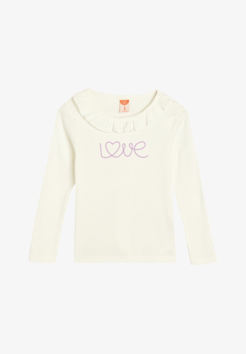 Hvid ribbet langærmet skjorte med en flæsekantet krave og lilla broderet tekst "love" med et hjerte. Blødt bomuldsstof.