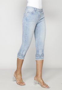 Koroshi PIRATE - Shorts vaqueros - azul cl   light blue