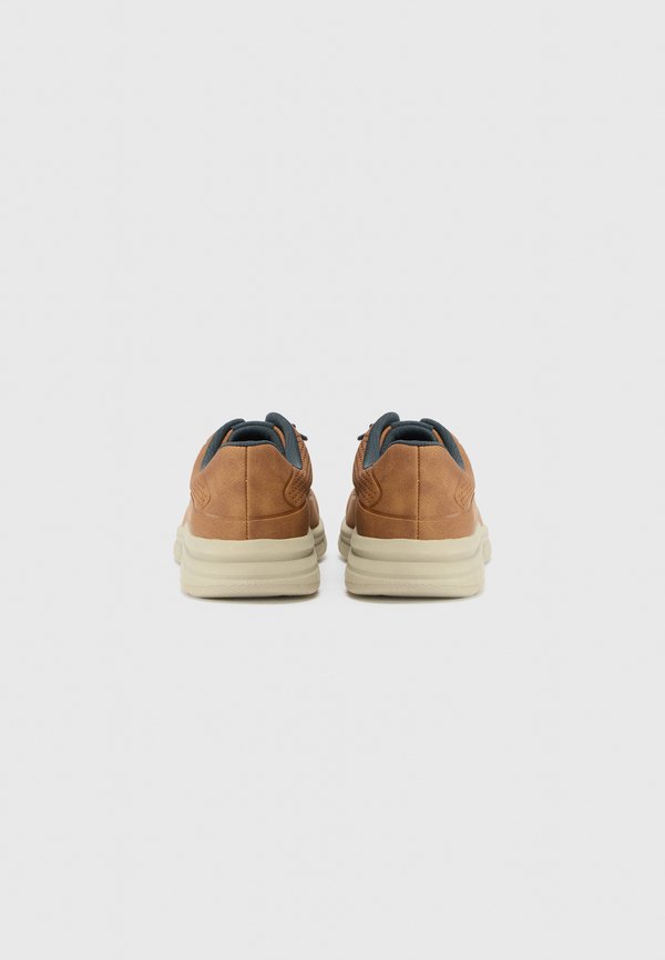 SOA - Trainers - cognac2