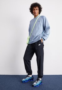 Thumbnail Image 3