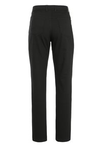 Czarne spodnie o prostym kroju, z paskiem, dwiema tylnymi kieszeniami i gładką teksturą materiału.