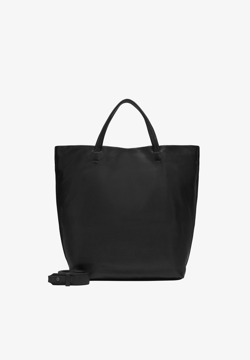 Czarna skórzana torba typu tote z dwoma solidnymi uchwytami, płaskim wierzchem i odpinanym, regulowanym paskiem. Gładka faktura, minimalistyczny design.