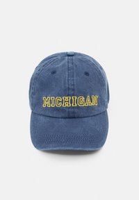 Casquette de baseball en coton bleu avec le texte "MICHIGAN" brodé en jaune à l'avant sur un fond blanc uni.