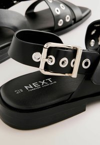 Thumbnail Image 11
