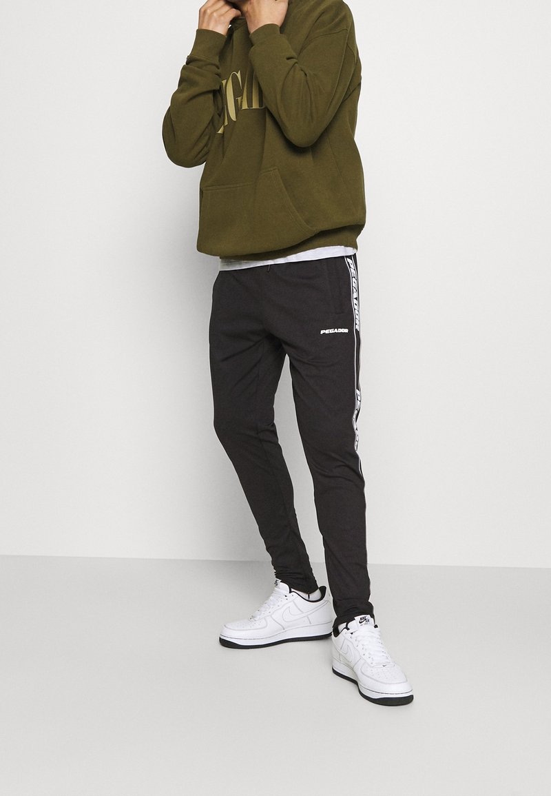 Pegador Träningsbyxor - black