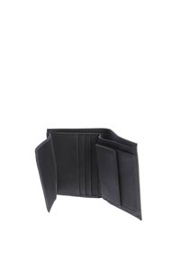Cartera de cuero negro con múltiples ranuras para tarjetas, dos compartimentos abiertos y una textura suave. Diseño compacto con detalles de costura ordenados.