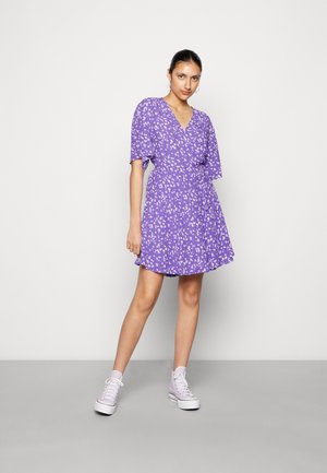 KIMBERLY DRESS - Kjole - purple ditsy