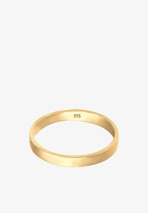 Schlichter Goldbandring mit "925" Stempel innen, was auf einen Sterlingsilberkern mit Goldbeschichtung hinweist.