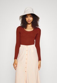 ONLY Tall ONLJOLLA SKIRT - Saia evasé - cloud dancer