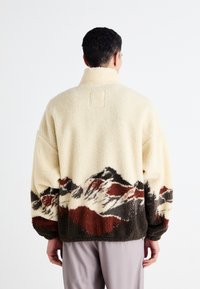 Jack & Jones JORMOUNTAIN ZIP JACKET - Könnyű dzseki - ecru