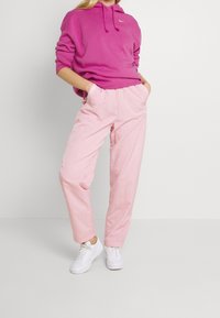 Nike Sportswear Luvtröja - berry