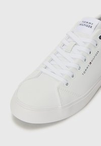 Thumbnail Image 6