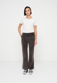 GAP SLOUCHY - Pantalon classique - terra brown