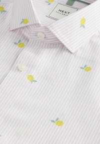 REGULAR FIT - CONVERSATIONAL FRUIT  STRIPE EASY IRON OXFORD - Košile - pink bengal lemon