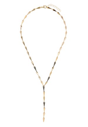 Złoty łańcuszek z naprzemiennie gładkimi i fakturowanymi wydłużonymi trójkątnymi ogniwami, ozdobiony zwisającym trójkątnym wisiorkiem oraz regulowanym zapięciem.