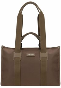 Borsa a tote sintetica marrone con due lunghe cinghie, una maniglia corta e forma rettangolare. Dotata di una placca con logo e design minimalista.