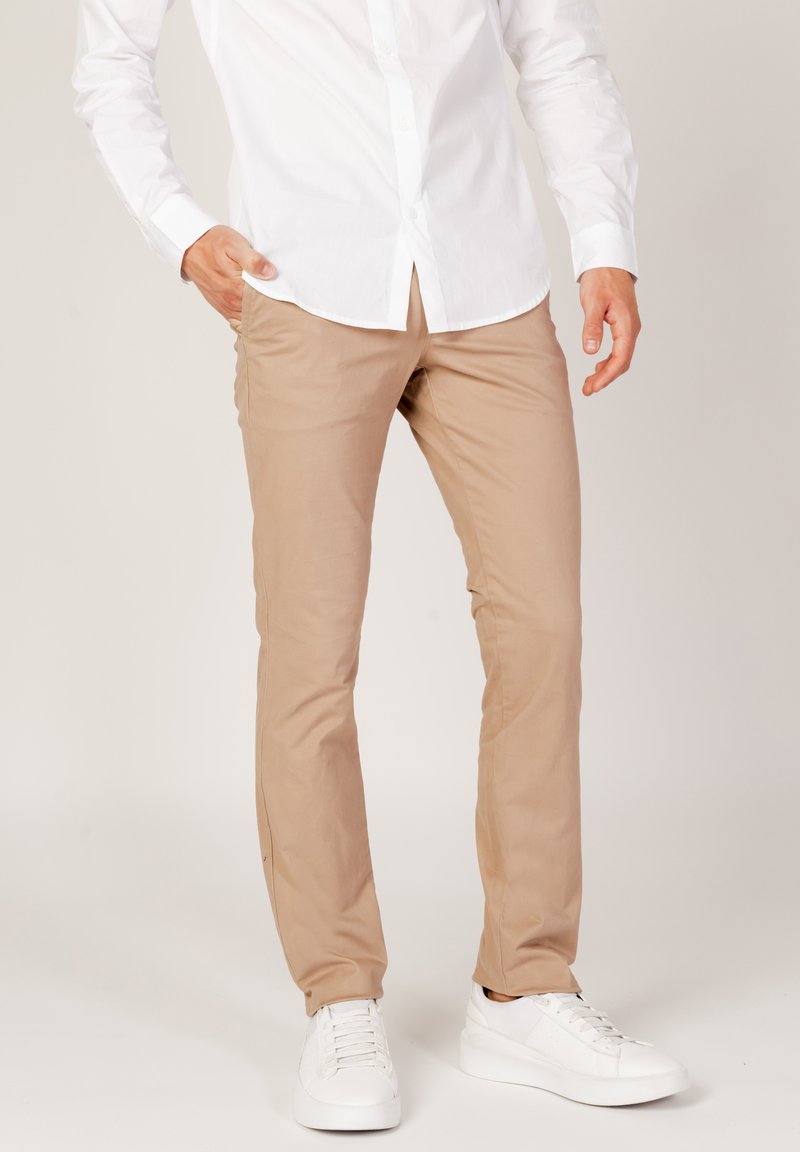 Armani Exchange Chino tan Armani Exchange Chino tan