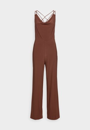 Wal G Petite Strappy Square Neck Overal Wine Bordeaux Zalando Cz Wal G Petite Strappy Square Neck Overal Wine Bordeaux Zalando Cz