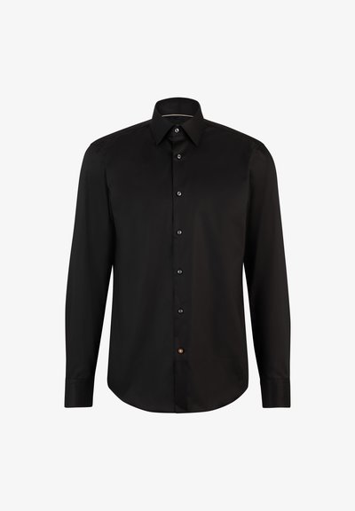 Chemise noire à manches longues en tissu lisse, dotée d'une fermeture à boutons à l'avant avec des boutons contrastés et d'un col classique.