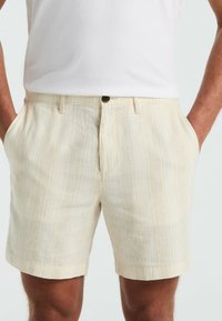 Original Penguin Shorts - birch