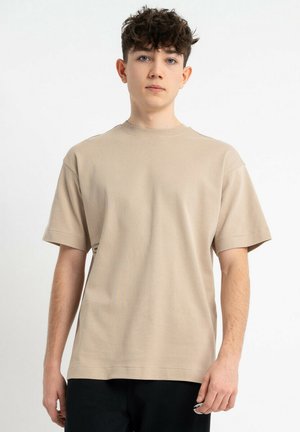 - T-shirt z nadrukiem