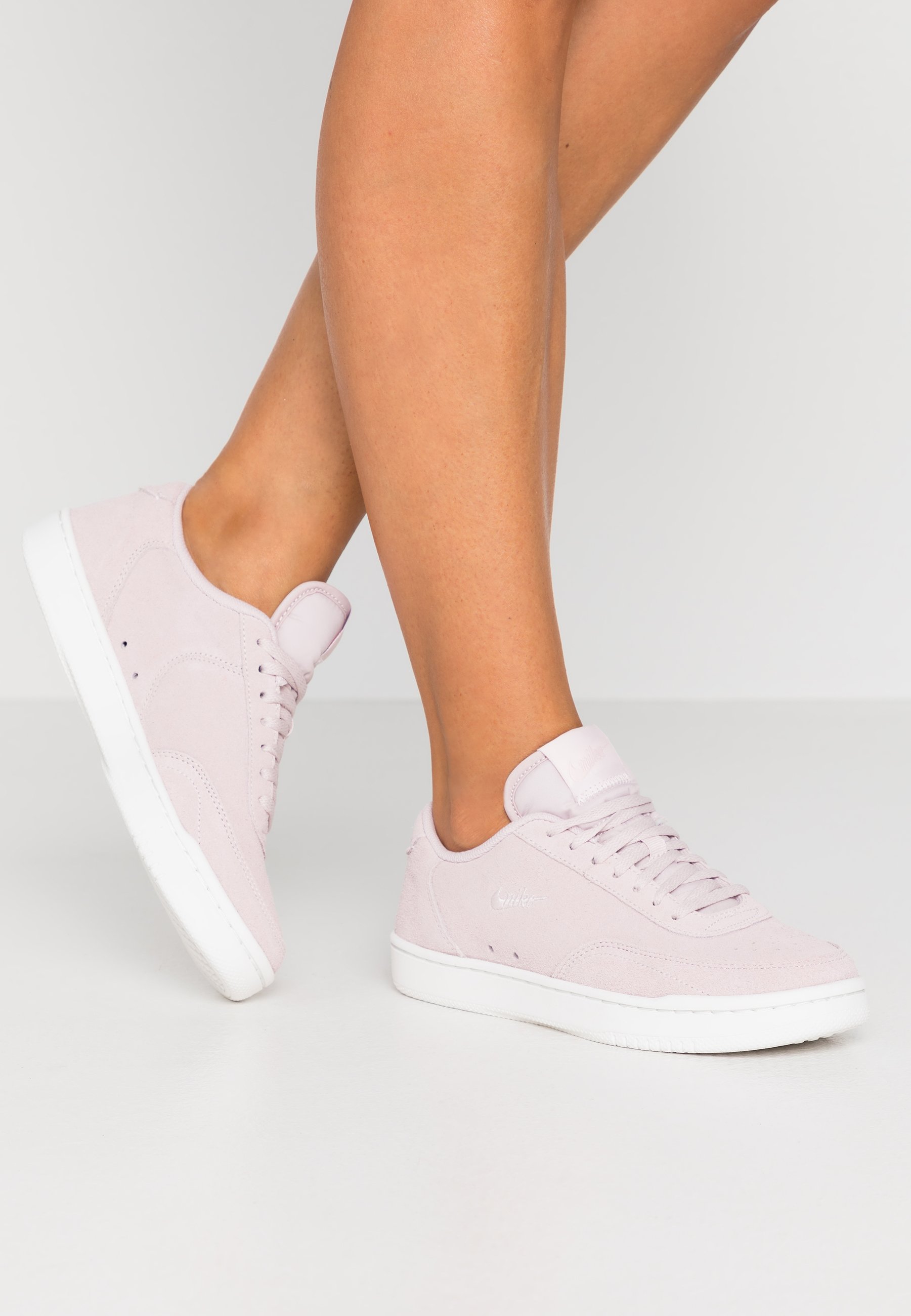 nike court vintage premium pink