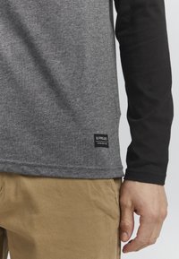 11 Project PRBANE - Langærmet T-shirt - gray melange