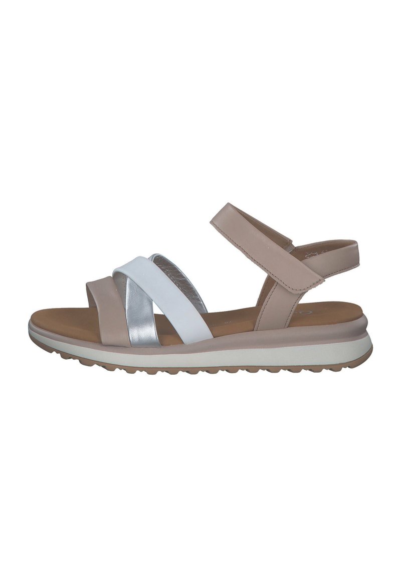 Sandalo con cinturini realizzato in materiali beige, bianco e argento. Soletta imbottita e suola in gomma flessibile con tacco basso. Cinturino regolabile alla caviglia.