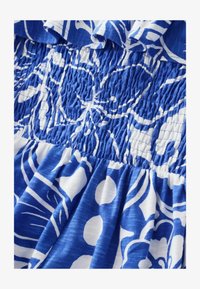 Sélectionné, blue