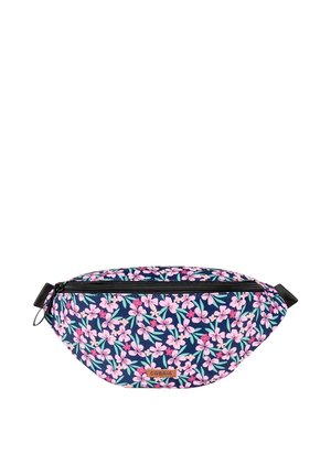 Dunkelblaue Stoff-Gürteltasche mit pinkem und hellviolettem Blumenmuster und einem schwarzen Reißverschluss oben, vorne mit der Aufschrift "Cabaia".