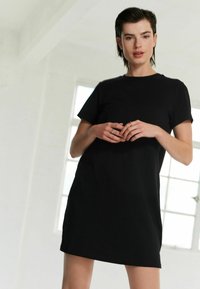 Next REGULAR FIT - Trikotaažkleit - black