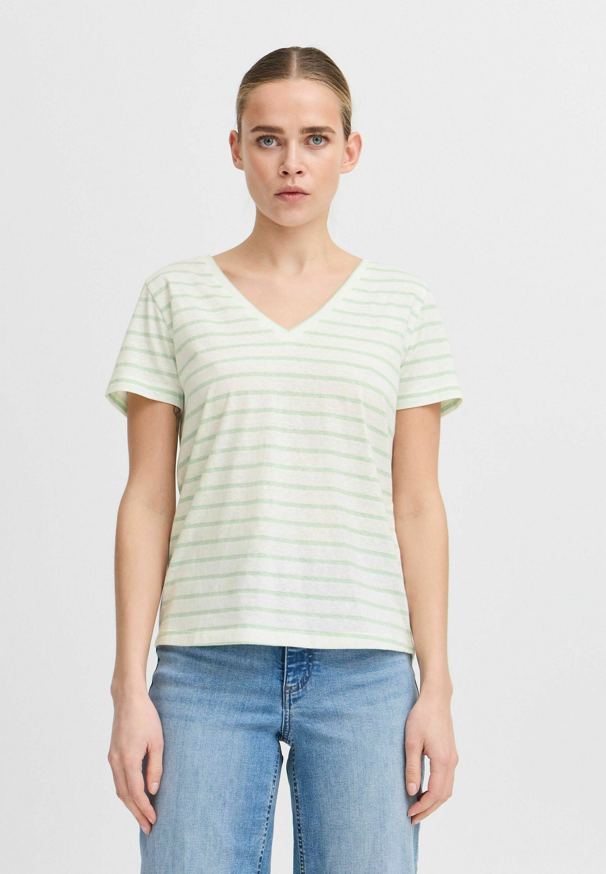 売れ筋商品|||イチ Tシャツ レディース トップス IHYULIETTA - Print T-shirt - cameo green stripe ICHI IHYULIETTA - T-shirt print - cameo green stripe