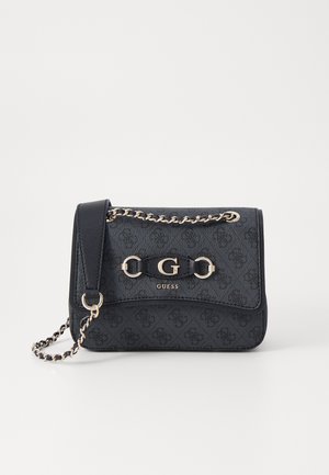 Borsa a spalla in similpelle blu navy con hardware dorato, logo distintivo e tracolla a catena. Caratterizzata da una superficie testurizzata e chiusura a lembi.