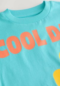 Next REGULAR FIT - SHORT SLEEVE GRAPHIC  - Apdrukāts T-krekls - turquoise blue dinosaur
